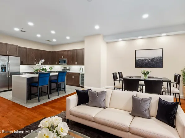 90 Bay Street Lndg APT 1F, Staten Island, NY 10301