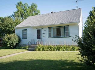 1004 10th Ave N, Moorhead, MN 56560