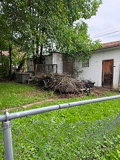 3rd image of 227 Floral Ave