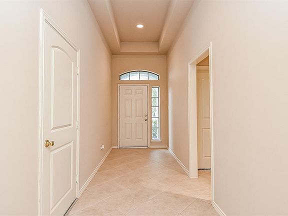 5th image of 11027 Starling Creek Dr