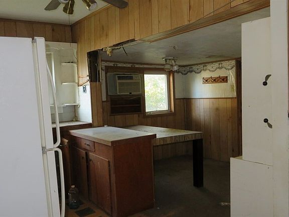 5th image of 1009 Kearney Ave