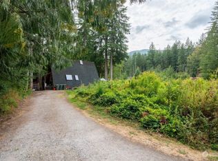 1271 Deep Valley Dr, Maple Falls, WA 98266