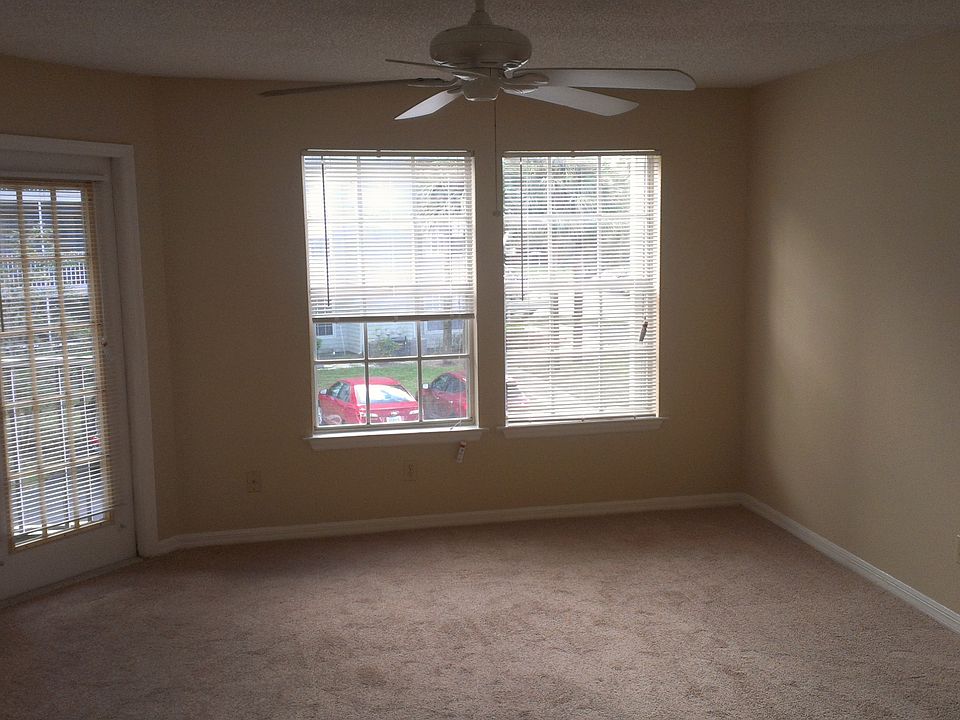 1st image of 6130 Westgate Dr APT 201