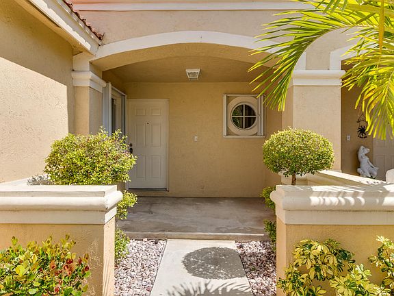 2nd image of 1524 Arezzo Cir