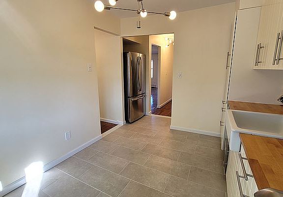 3rd image of 170-20 Lithonia Ave #2C
