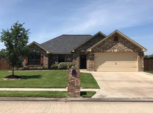 37 Texian Trl S, Angleton, TX 77515
