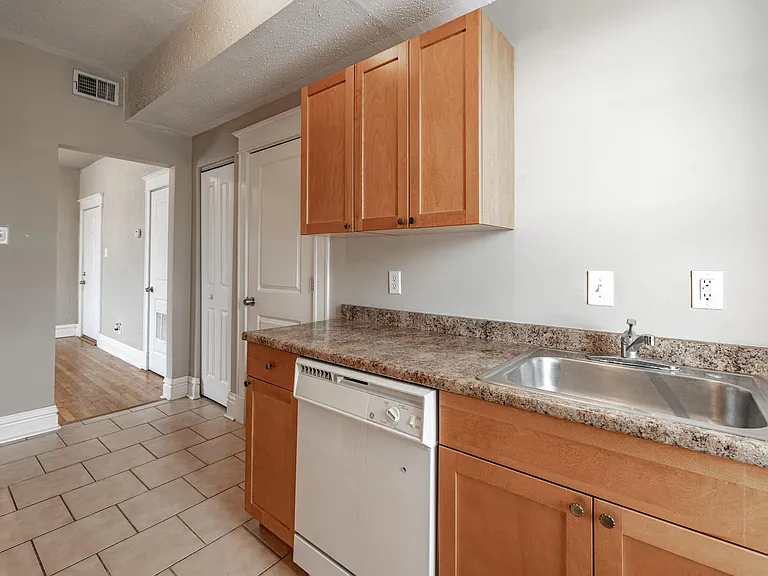 5855 Washington Blvd — Photo 17