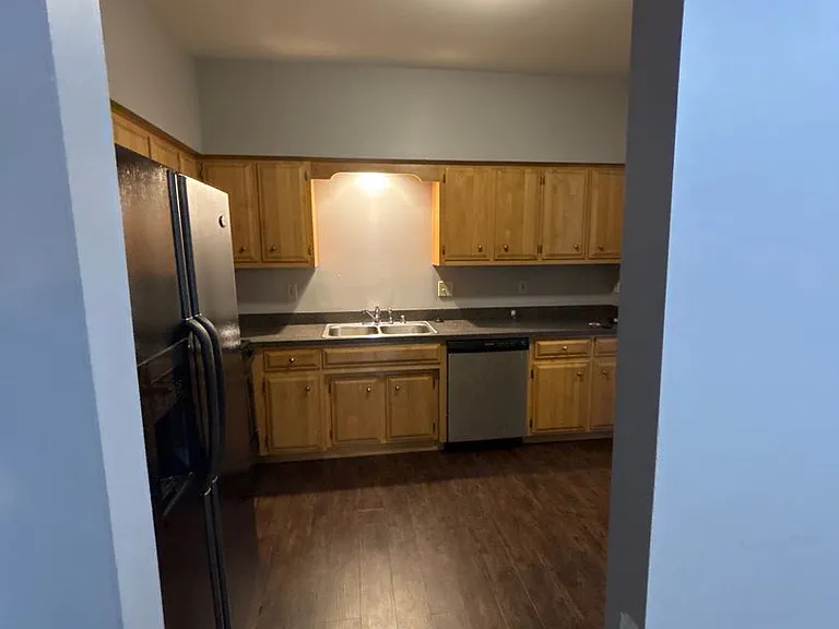 317 Bainbridge Dr #N — Photo 6