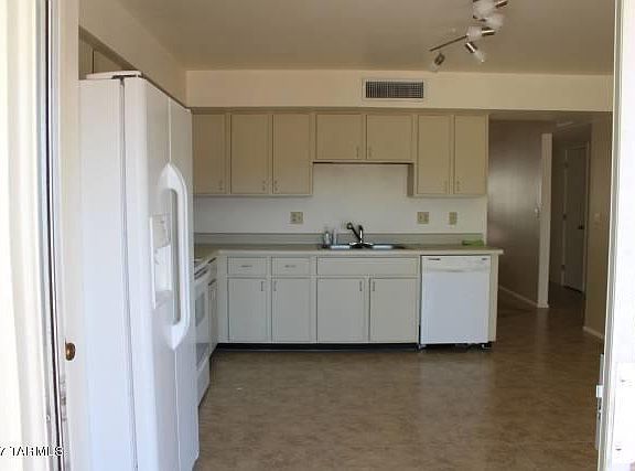 4th image of 8956 E Palms Park Dr