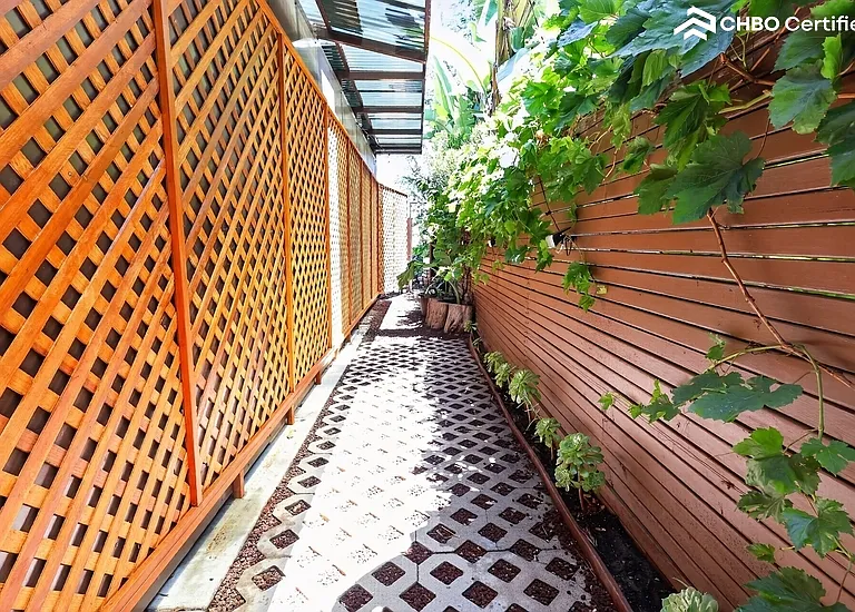 953 S Pepper St — Photo 3