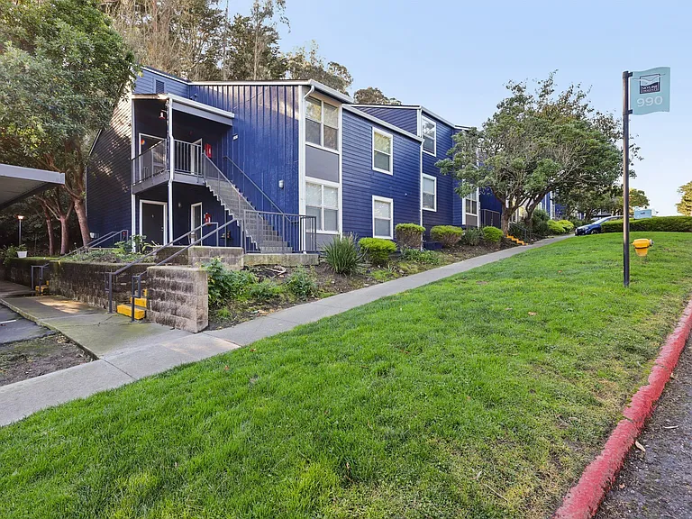 Skyline Heights Apartments — Photo 35
