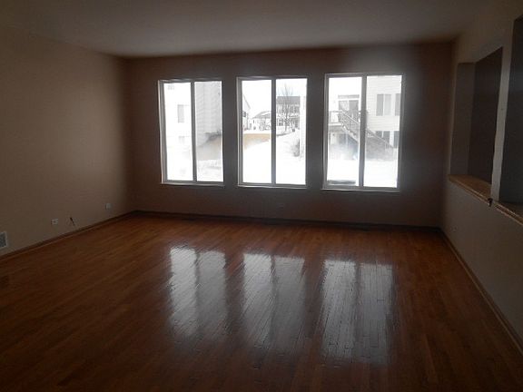 3rd image of 268 W Caldwell Dr