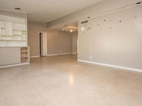 5th image of 11101 N 20th St