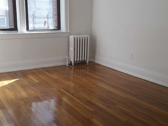 2nd image of 3515 94th St APT 4A