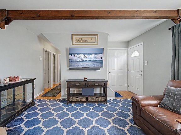 5th image of 8 Franklin Pl
