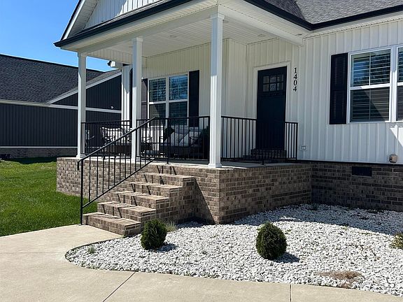 2nd image of 1404 Doran Rd S