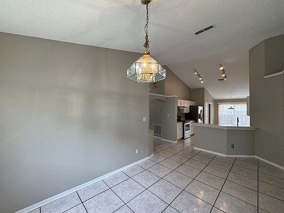 5th image of 833 Brightview Dr