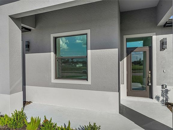 5th image of 1013 El Dorado Blvd N