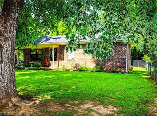 300 N 4th St, Lavaca, AR 72941