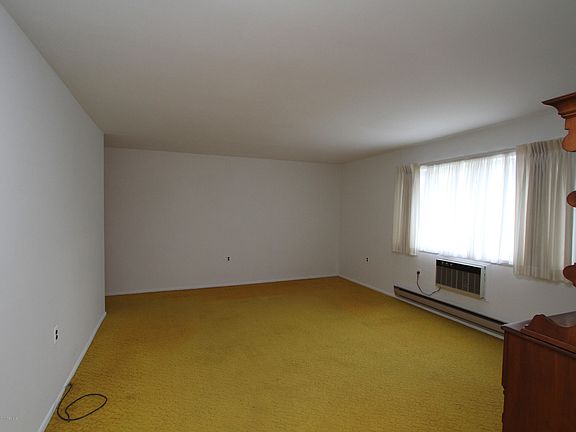 5th image of 23 b Yorktowne Parkway