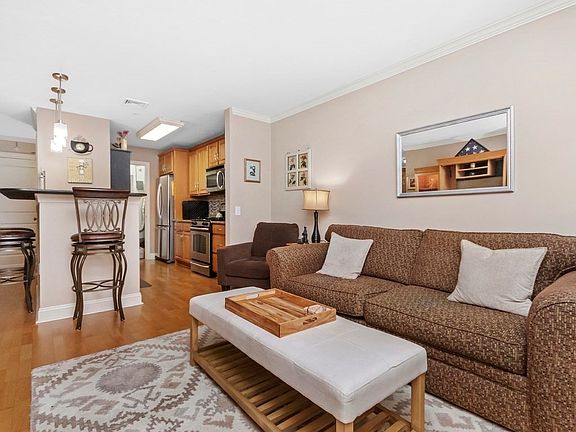 4th image of 545 Page St Unit 103