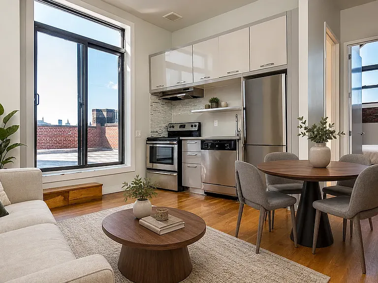 96 Dupont St #4L — Photo 2