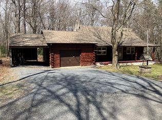 62 Narragansett Trl, Albrightsville, PA 18210