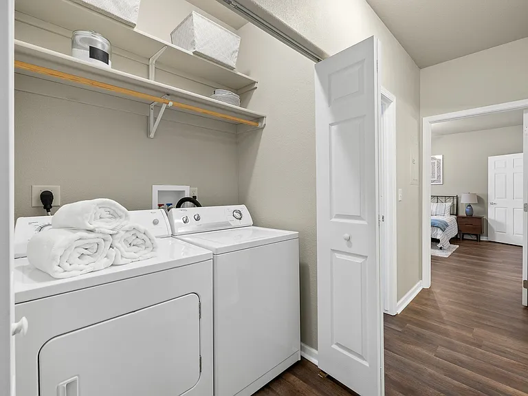 2bd 2ba - Premium Unit