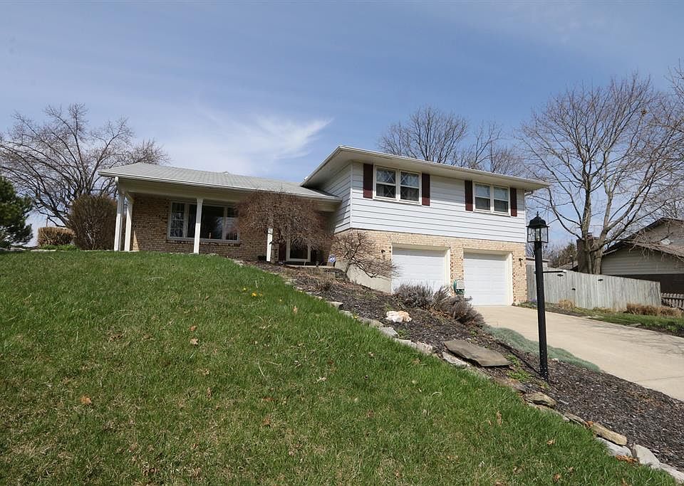 1st image of 301 Zimmer Dr
