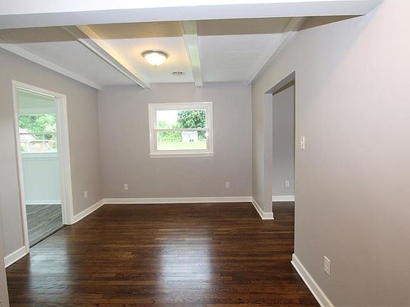 4th image of 2994 Pleasant St