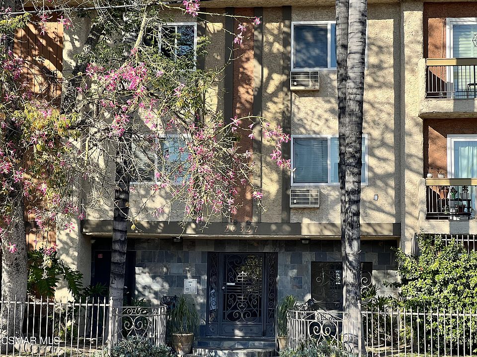 1st image of 20327 Saticoy St Unit 204