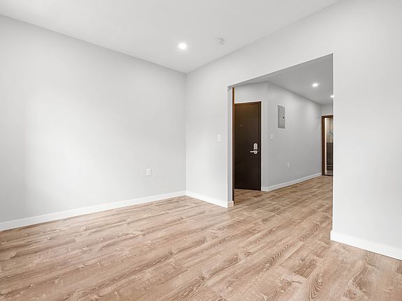 5th image of 437 W 46th St APT 4FE