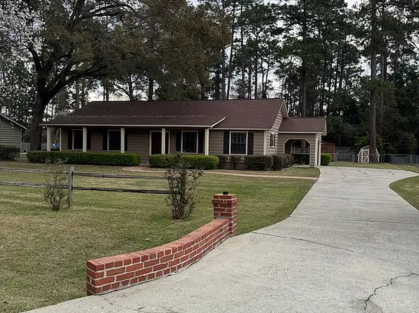 85 Acacia Blvd, Thomasville, GA 31792