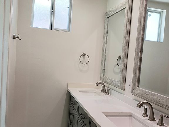 4th image of 3204 Montrose Ave