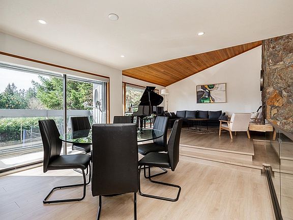 3rd image of 4643 Port View Pl