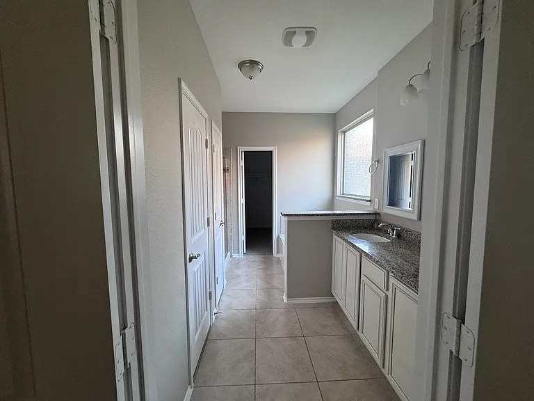 5600 Stockport Dr — Photo 6