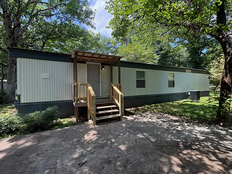 335 Ball St — Photo 13