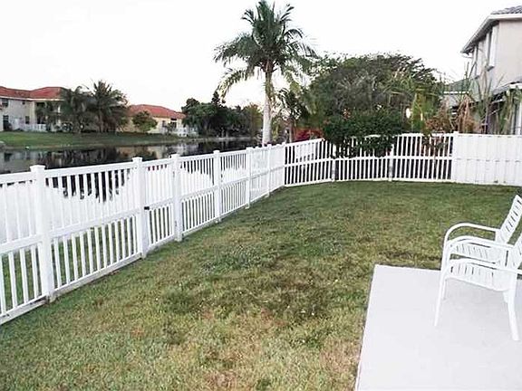 4th image of 16292 NW 17th St