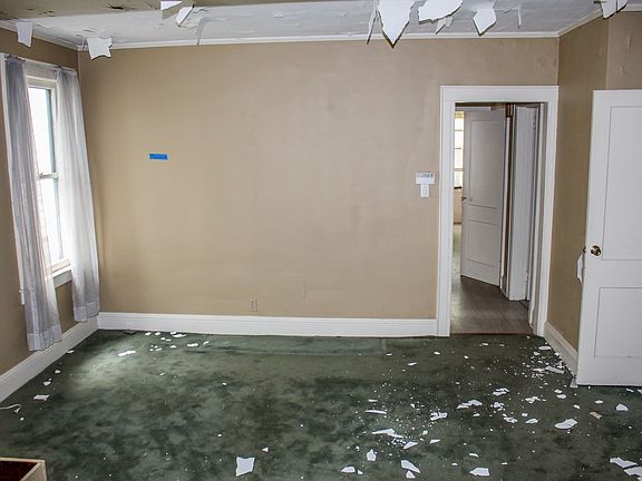 3rd image of 79 La France Ave