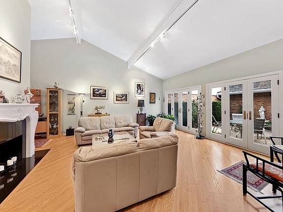 5th image of 106 Briarwood Ln