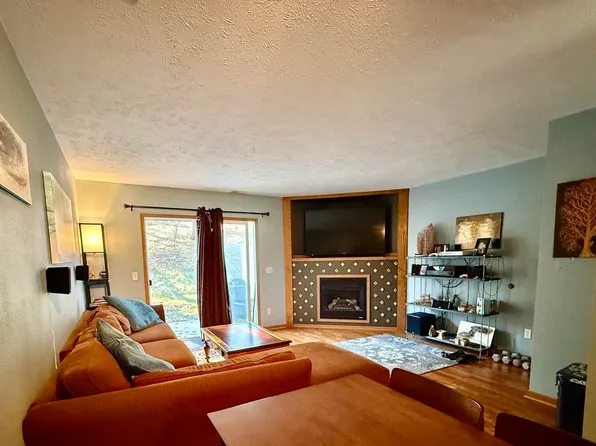 3817 Vale Dr, Traverse City, MI 49686