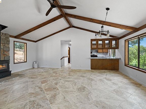 5th image of 12629 Cresthaven Dr