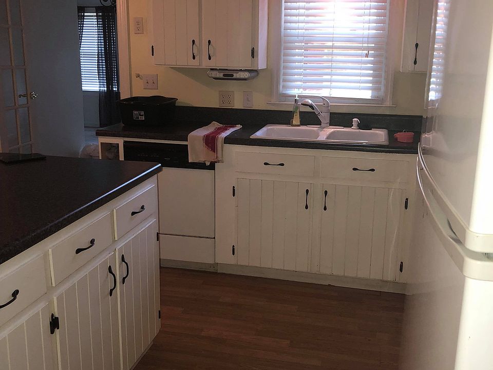 1st image of 128 Lee Dr
