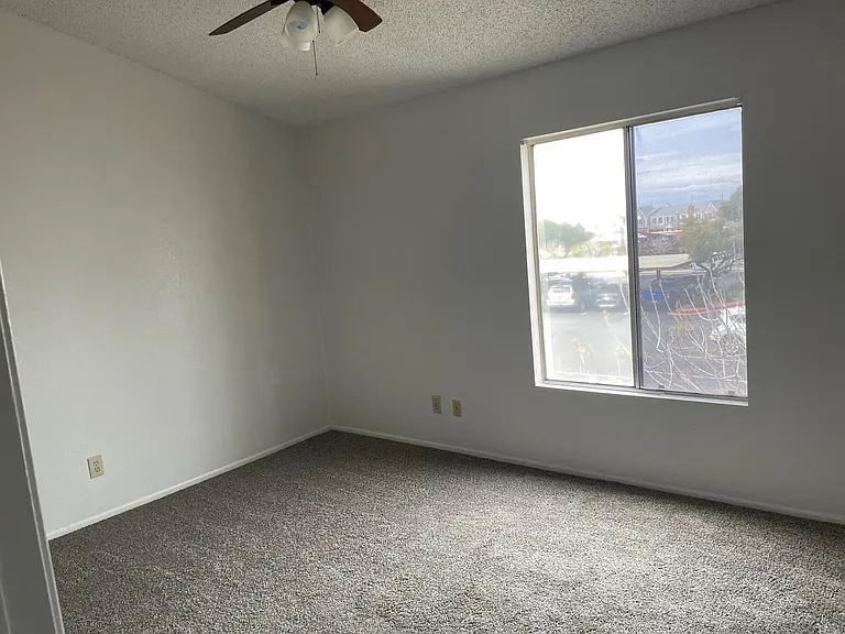 1601 N Saba St #281 — Photo 6