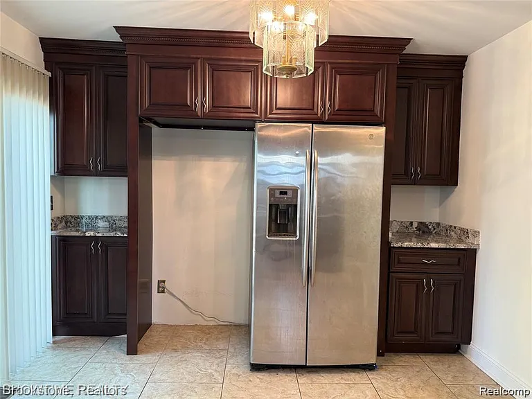 36511 Park Place Dr — Photo 5