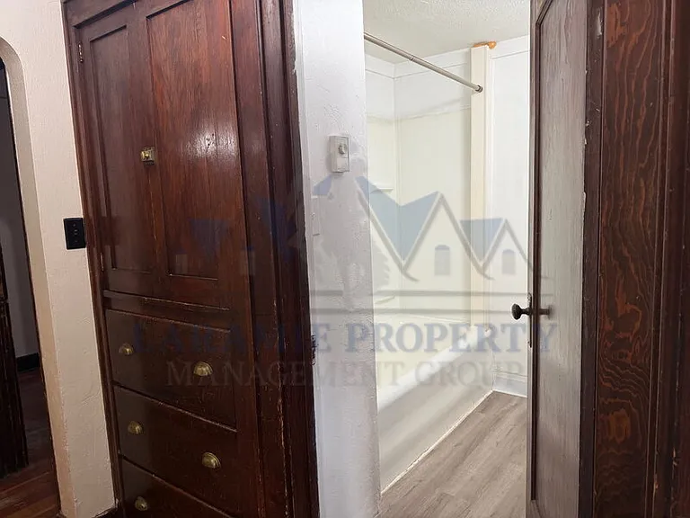 515.5 E Lewis St — Photo 11