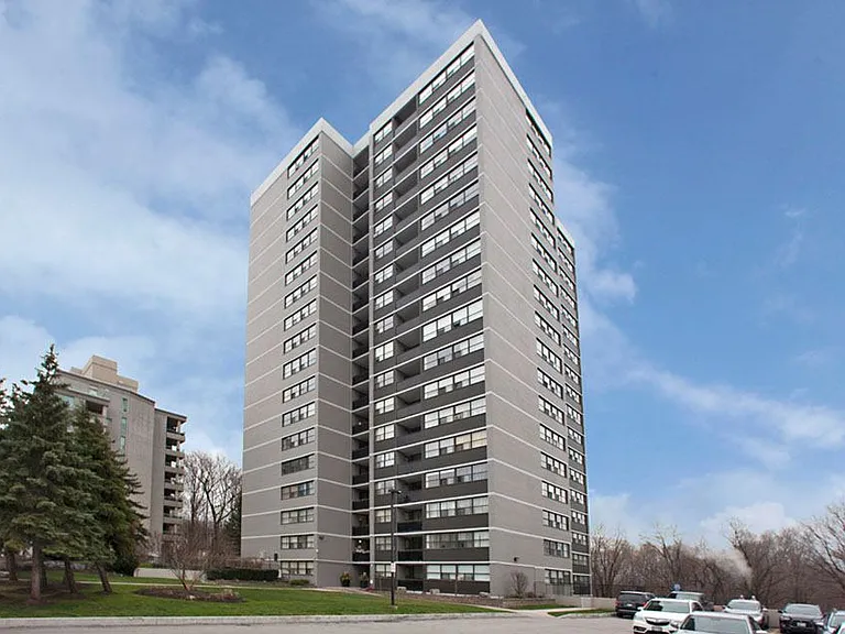 15 Brookbanks Dr — Photo 18