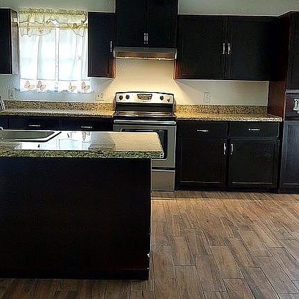 2nd image of 4974 Elma St