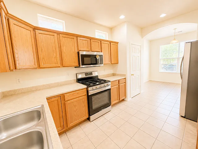 2067 Violeta Cir SE — Photo 9