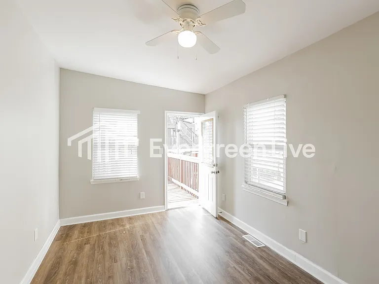 512 S Port St — Photo 12